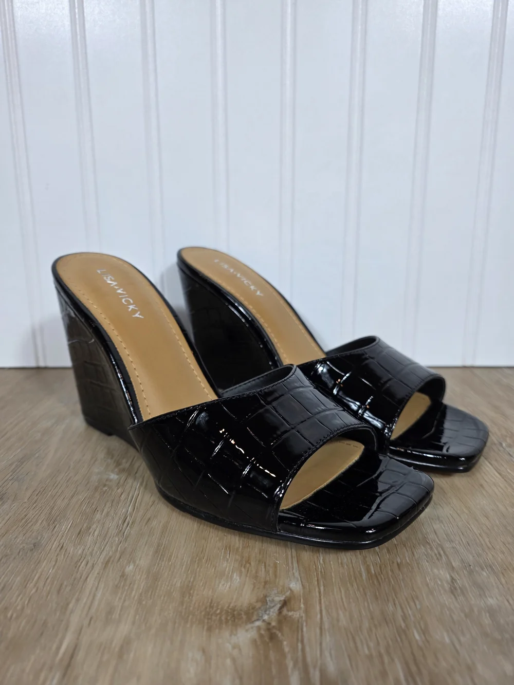 🆕️Lisa Vicky Black Croc-Embossed Wedge Sandals 8M